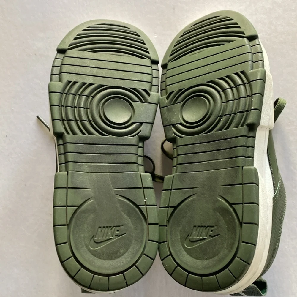 NIKE Women’s  Dunk Low Disrupt White and Dark Green Sneakers Size 7.5 US